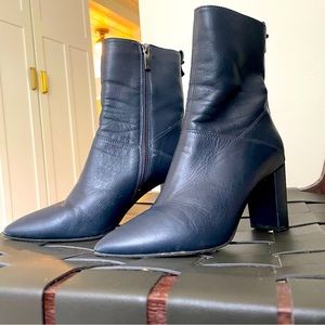 Aquatalia Stephanie Weatherproof Bootie - Navy, Size 8.5